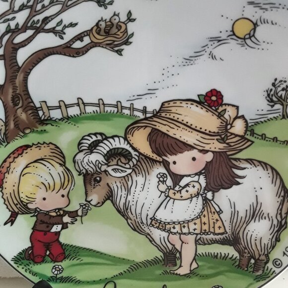 Vintage January and April Birthday Plates by Joan Walsh Anglund - Picture 7 of 10